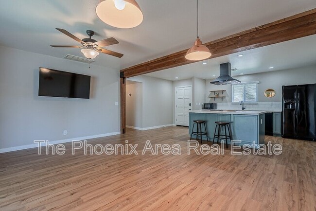 Building Photo - 1102 N 72nd Pl