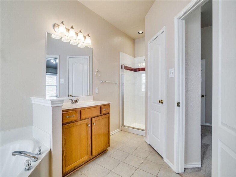 Building Photo - 5313 Hibbs Dr