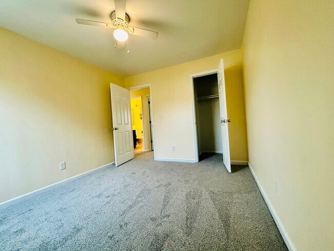 Building Photo - 718 Spence Cir