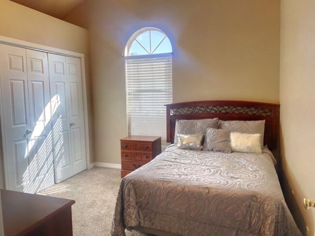 Building Photo - RENTAL Fully Furnished 4 bedroom home
