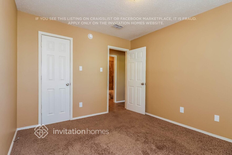 Building Photo - 6473 Green Ridge Dr