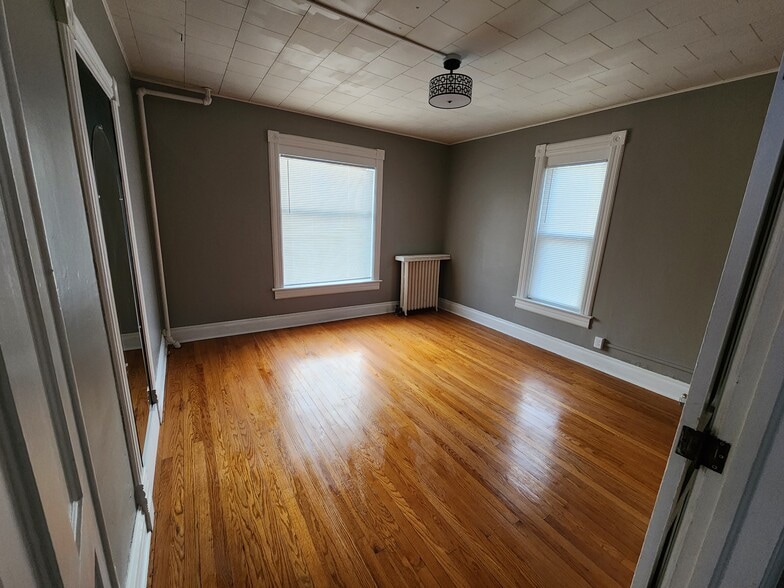 Bedroom 1a - 207 N 6th St
