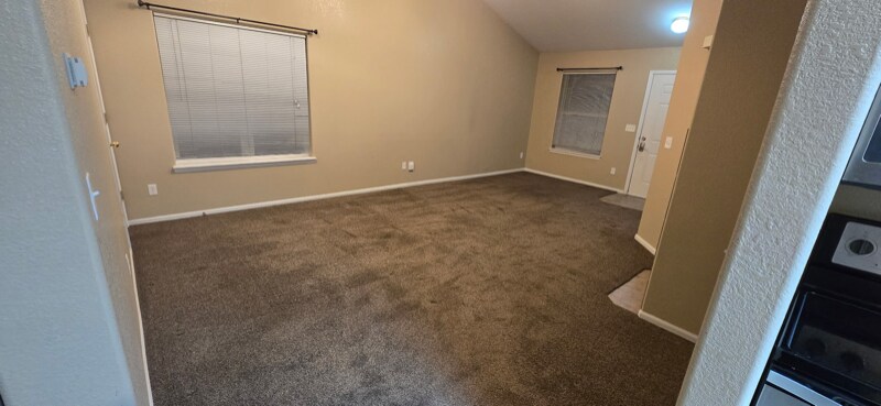 Building Photo - 721 Waterglen Dr