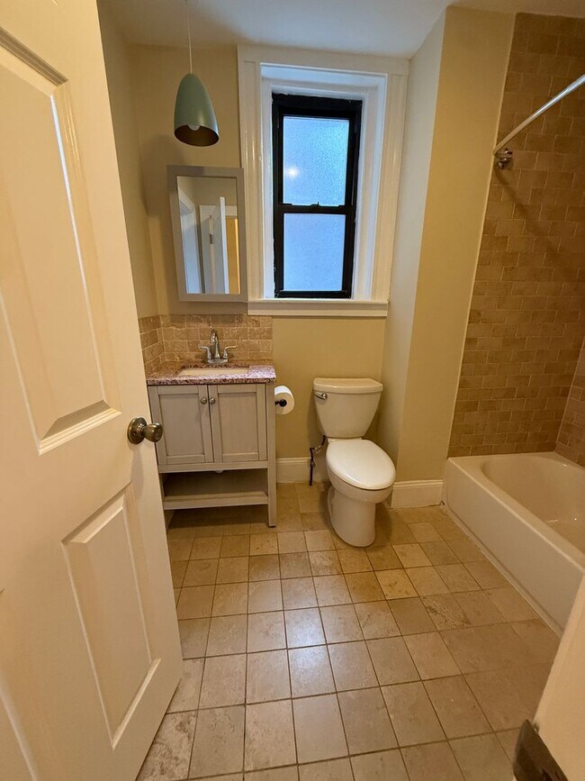 Building Photo - WOW!  5 BED/3 BATH DOWN THE STREET FROM B.U.!!!  Laundry in-unit!