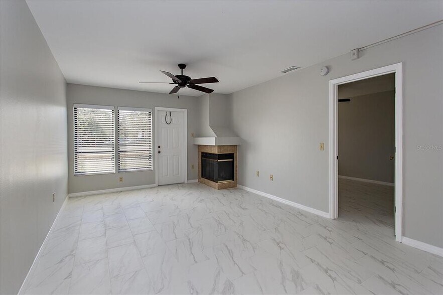 Building Photo - 2232 Stonington Ave