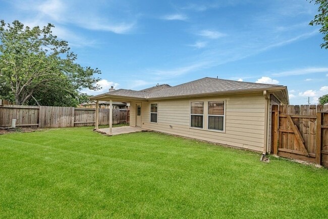 Building Photo - 22327 Albee Dr