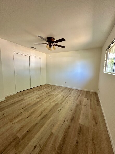 Building Photo - 1038 S Kent Ct