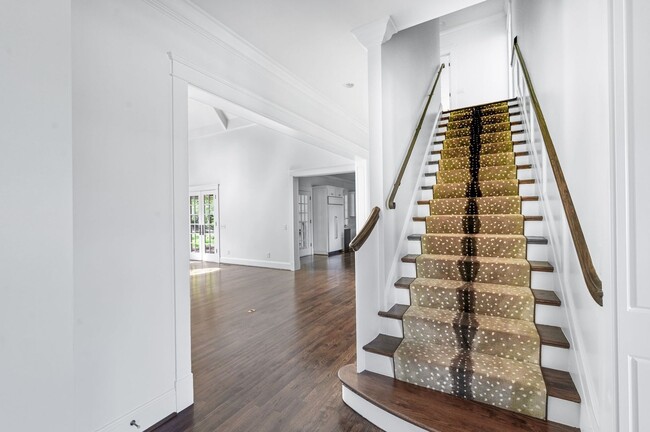 Building Photo - A timeless Cape Cod-style estate!
