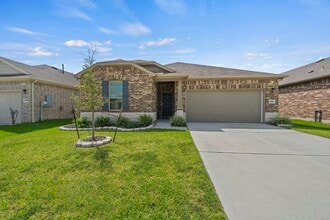 Building Photo - 334 Paso Fino Dr
