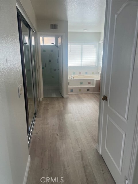 Building Photo - 5018 Evanwood Ave