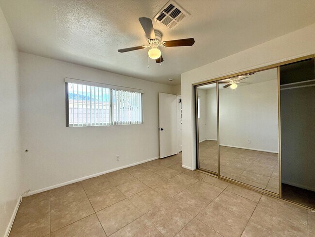 Building Photo - AVAILABLE NOW!! 1 Bedroom 1 Bathroom apartment in Palm Springs!!  MOVE IN SPECIAL!! HALF OFF ONE ...