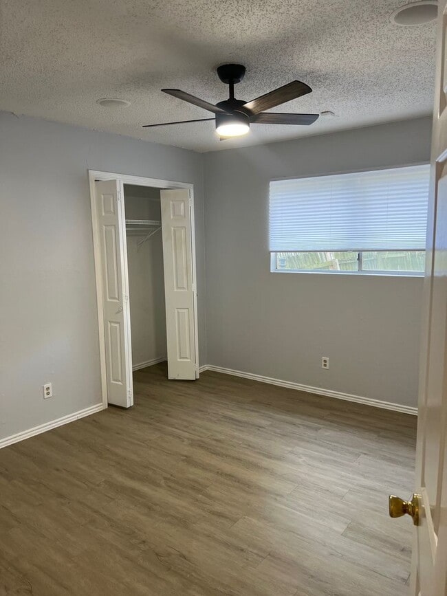 Building Photo - 405 Fantail Loop