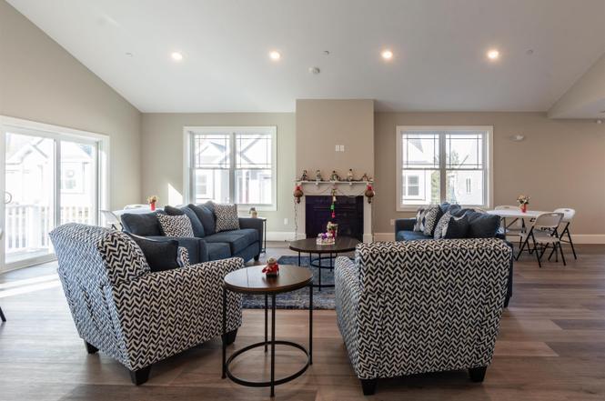 CLubhouse Living Room - 32 Abenaki Cir