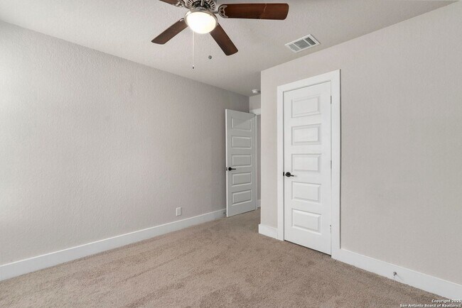 Building Photo - 4 Bedroom/2 Bath BrookStone Creek Subdivision