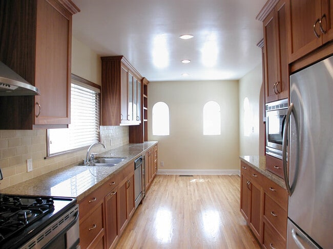 Building Photo - 203 S Stanley Dr