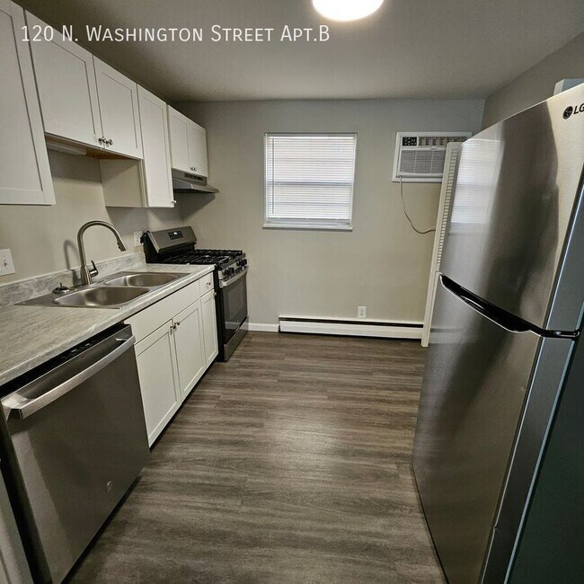 Building Photo - 120 N Washington St