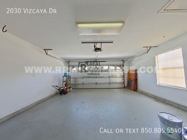 Building Photo - 2030 Vizcaya Dr
