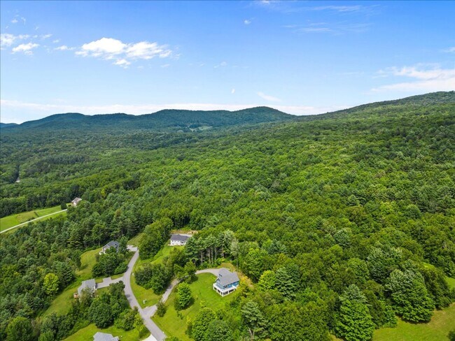 Building Photo - Contemporary with Gorgeous Views in Hinesburg, Vermont - Fully Furnished w/ Utilities Included