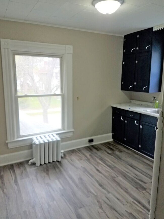 Building Photo - nreferry