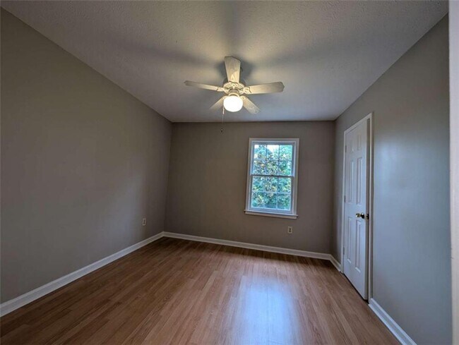 Building Photo - 443 Cricket Ridge Ct