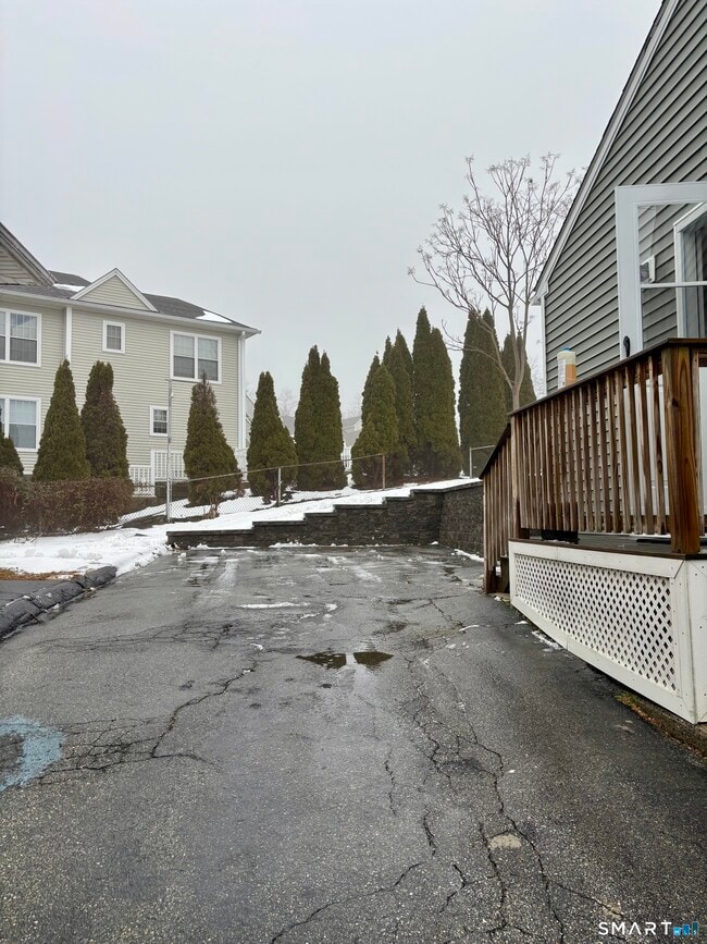 Building Photo - 142 Meridian St