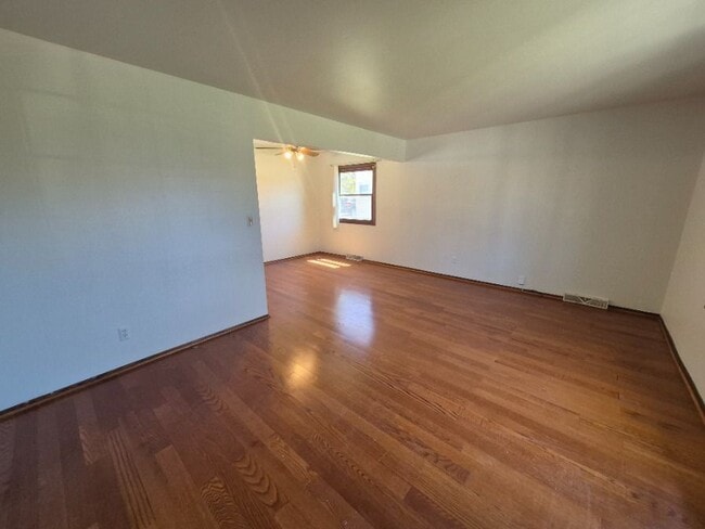 Building Photo - 4356 S Iowa Ave