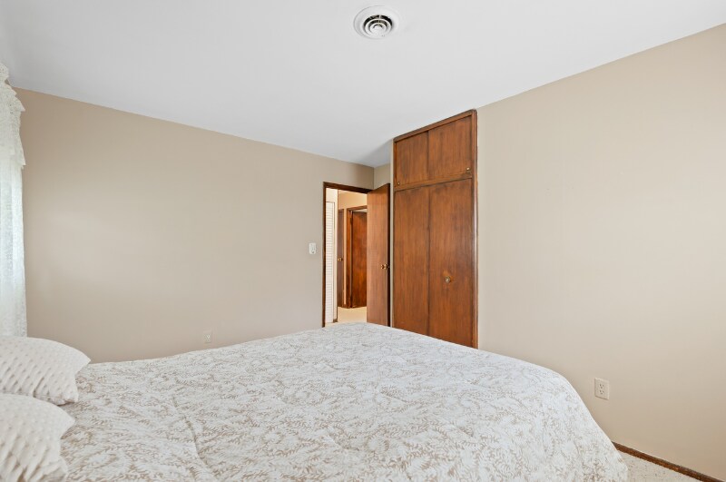 Building Photo - 1586 Younce St