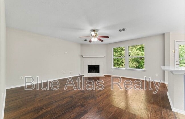 Building Photo - 1817 Cedarbriar Dr