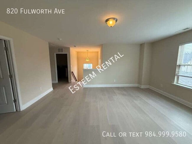 Building Photo - 820 Fulworth Ave