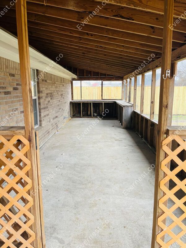 Building Photo - 7091 Hampton Dr