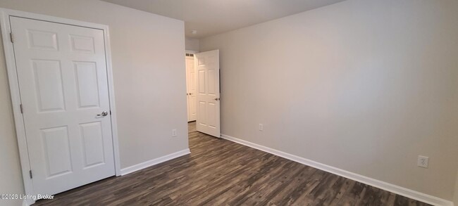 Building Photo - 6503 Brook Bend Way