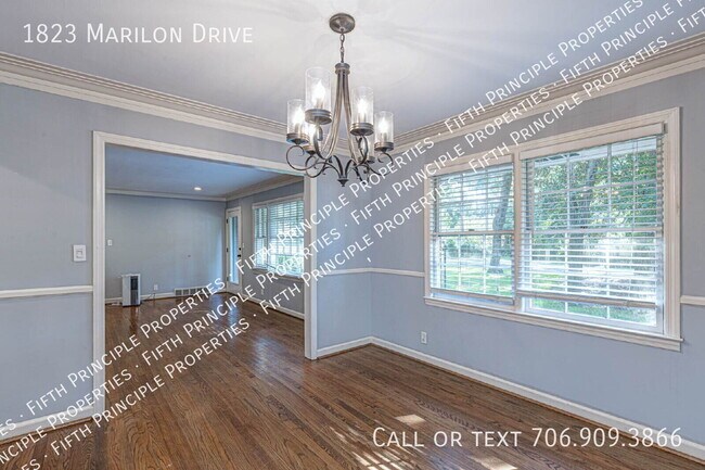 Building Photo - 1823 Marilon Dr