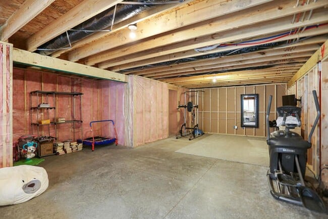 Building Photo - 4 Bedroom Ranch in SW Champaign - Availabl...