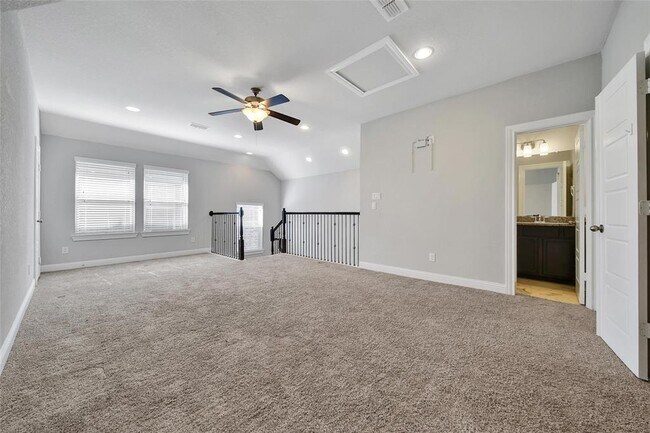 Building Photo - 18323 Parkview Point Dr