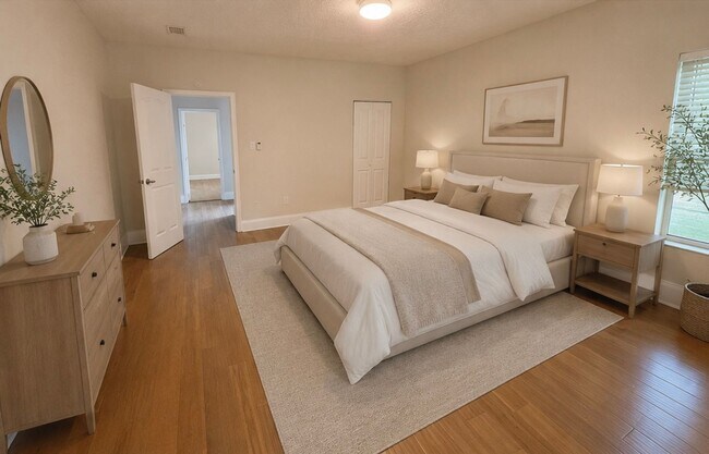 Building Photo - 3 BED/2 BATH Historic Home Available NOW!