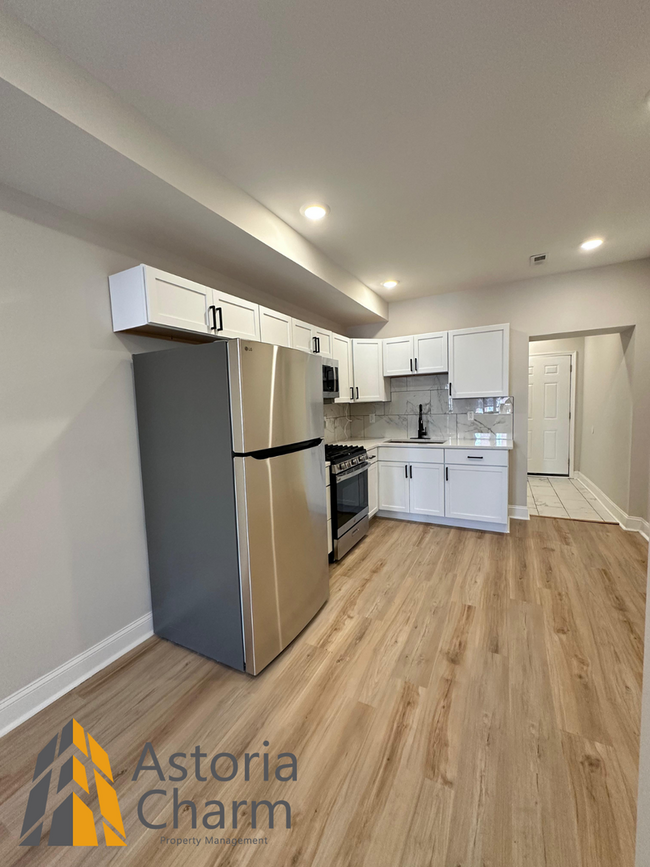 Building Photo - Recently Renovated 2 bedroom 1.5 bathroom ...