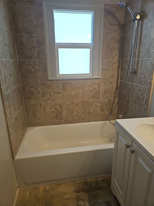 Building Photo - 430 Grand Ave