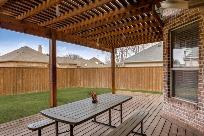 Building Photo - 917 Ozark Dr