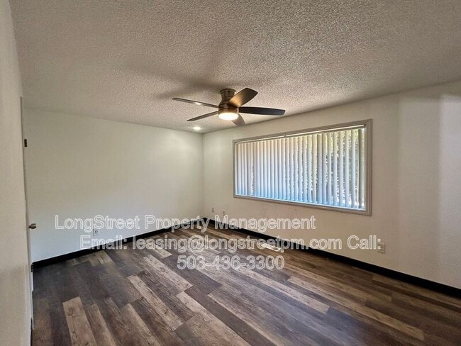 Building Photo - 794 SW Orchard Pl