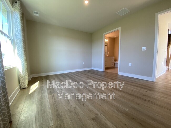 Building Photo - 18422 Centennial Cir