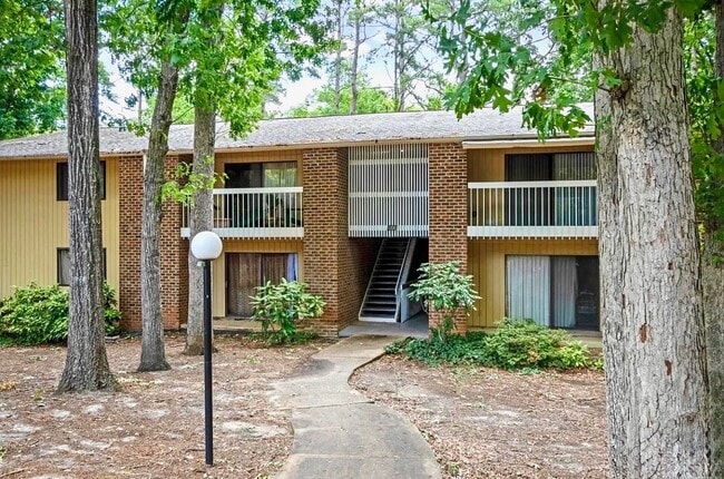 Building Photo - 1208 Schaub Dr