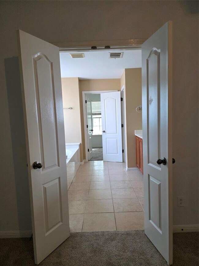 Building Photo - 1826 Paradise Ridge Dr