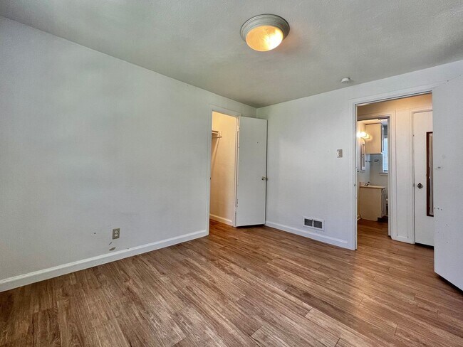 Building Photo - Close to campus, lease through June 30, 2027