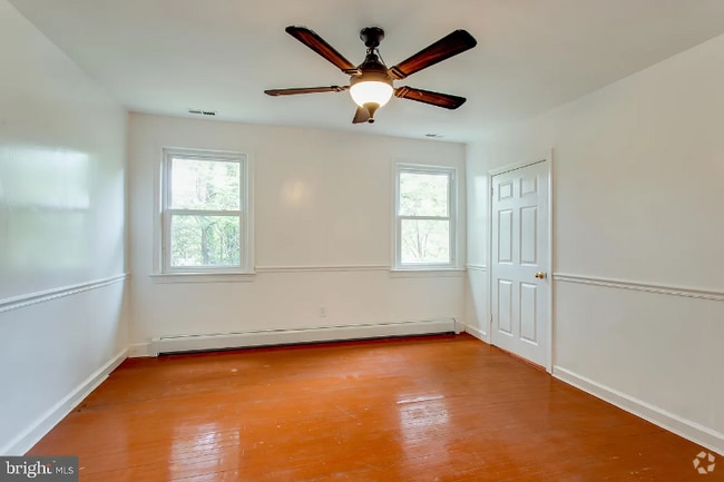 Building Photo - 301 Loureiro Ln