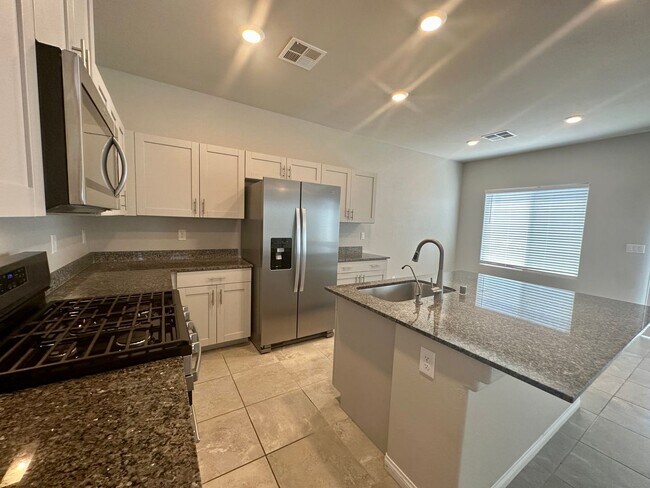 Building Photo - 4 Bedroom Home in Southern Highlands
