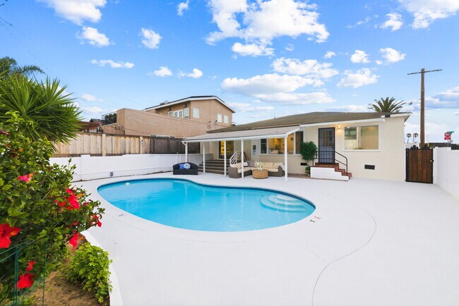 Building Photo - 1404 Lieta St