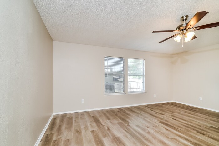 Building Photo - 113 Nighthawk Dr