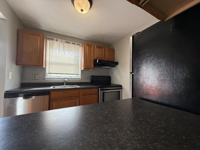 Building Photo - 63 Hiltbrand-Unit 4-3