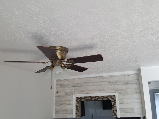 Building Photo - 4267 Drowfield Dr