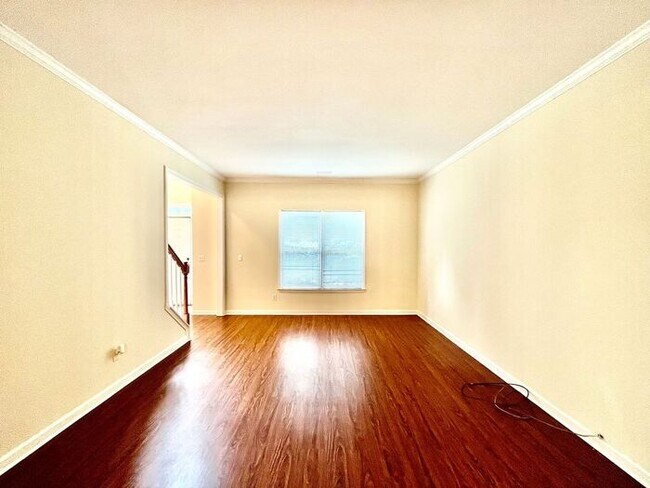Building Photo - 3165 Maple Terrace Dr
